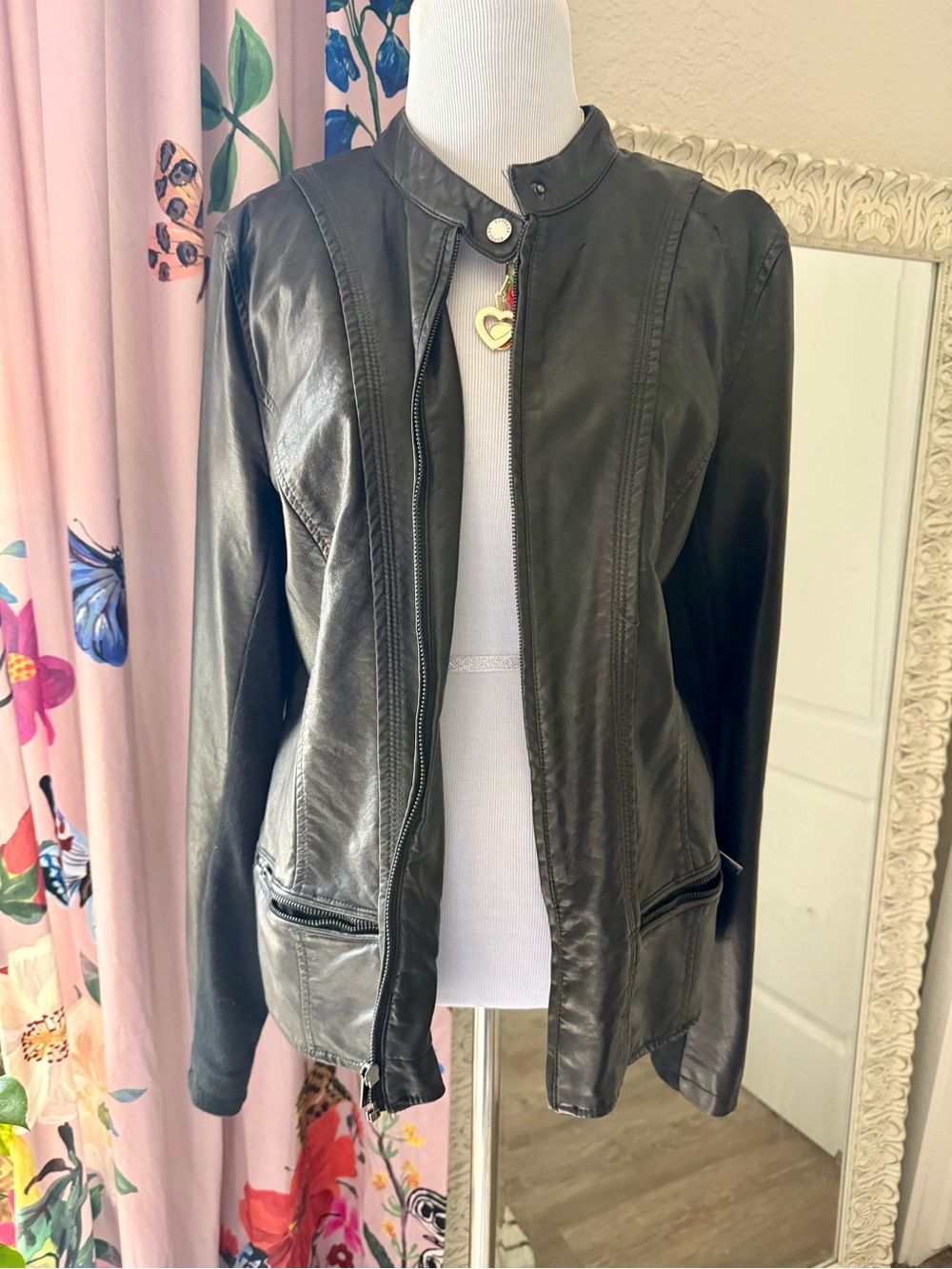 Express Black Leather Jacket – Size Large - Picture 3 of 9